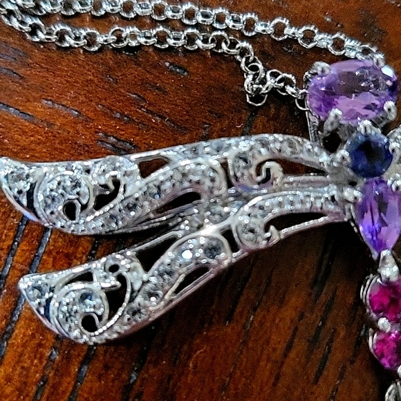 Pretty amethyst dragonfly necklace - Picture 6 of 7
